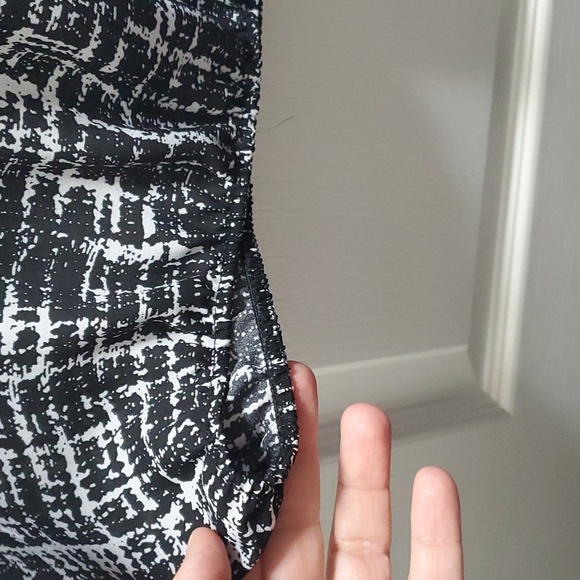 White & Black Blouse in Large - Picture 3 of 7